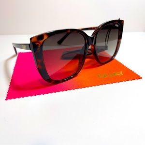 Quay Australia Ever After Tortoise Frame / Smoke Taupe Lens ID:38585